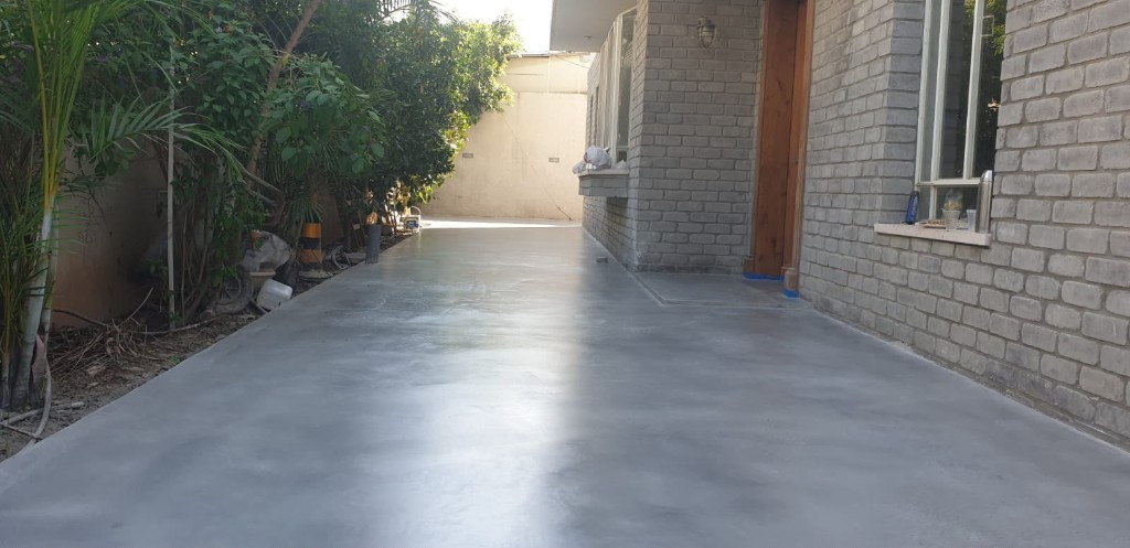 ציפוי מערכת מיקרוטופינג לבטון – משטח חלק ומודרני